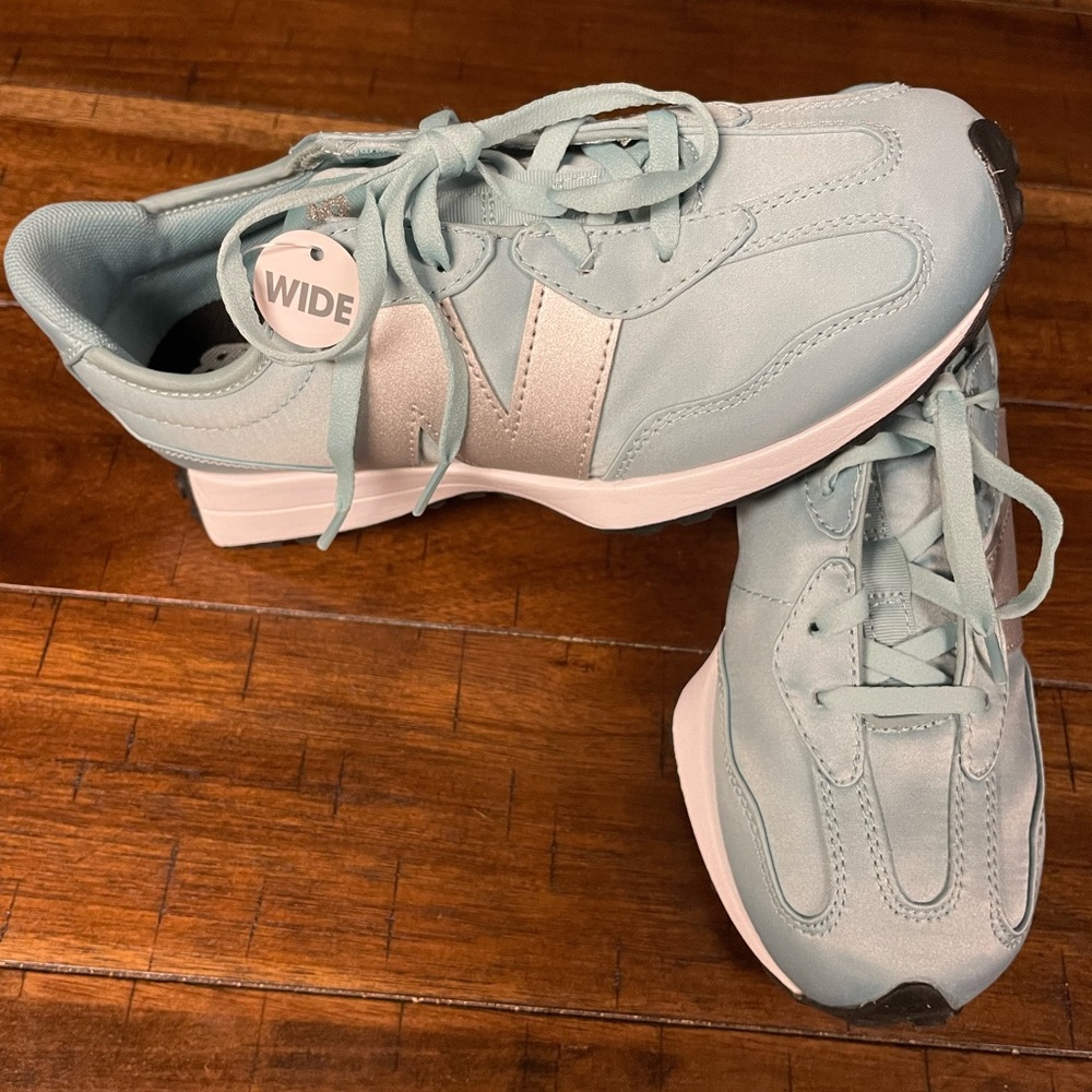New Balance 327